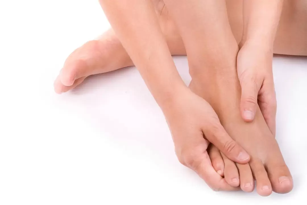 Τρίψιμο στο σπρέι Hondro Sol Valgus κατά του βλαισού